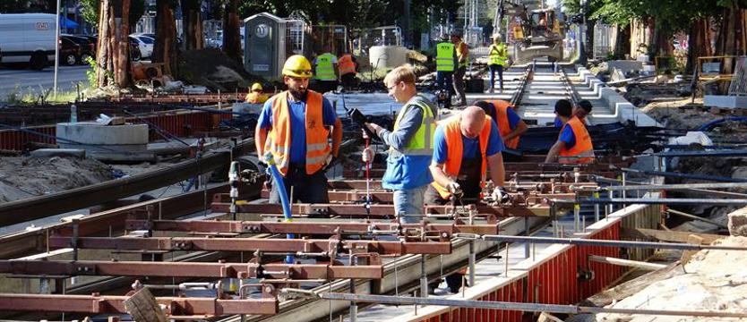 Torowy kalejdoskop w centrum. Drogowcy w letnim rozpędzie przebudów