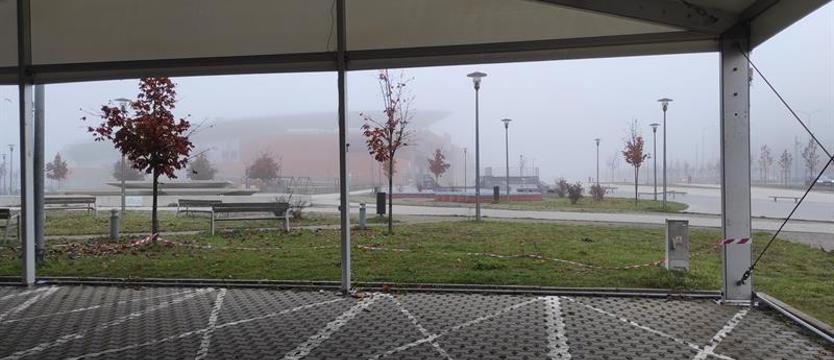 Nie na parkingu lecz jak poprzednio. Przeniosą lodowisko?