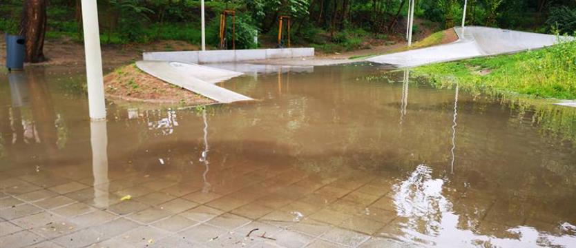 „Chełminek” pęka w… gwarancji. Degradacja skateparku