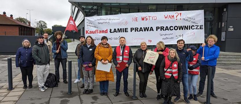 Ogólnopolski strajk ostrzegawczy w Kauflandzie. Czy sklepy będą zamknięte?