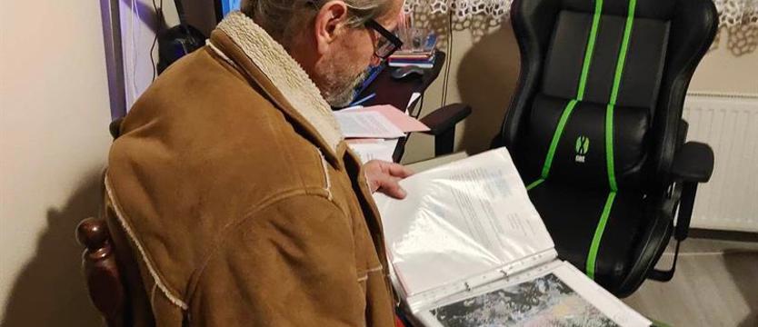 Wojna na działkach – sąsiad strzela, bije i niszczy uprawy