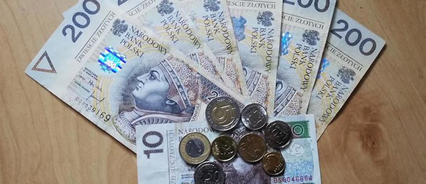 Ruszyły wypłaty „czternastek”. Skorzysta 9 milionów osób