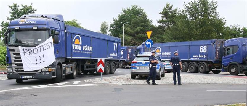 Paraliż na ul. Wschodniej w Kołobrzegu. Deweloper zablokował drogę