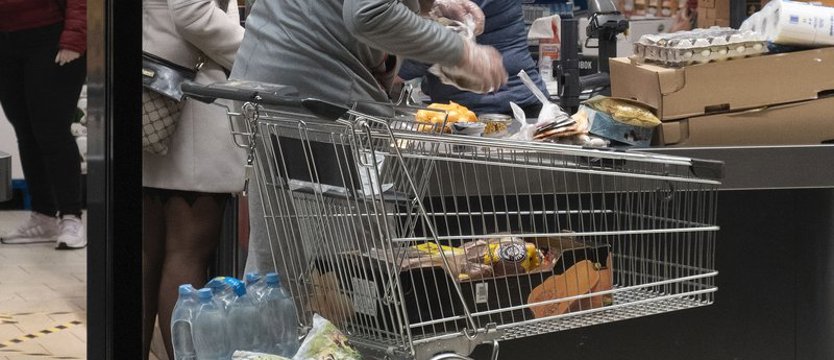 Czy zrobimy zakupy w sklepach w niedzielę 13 grudnia?