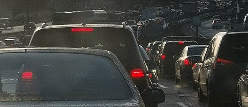 Poniedziałkowe korki z i na prawobrzeże Szczecina