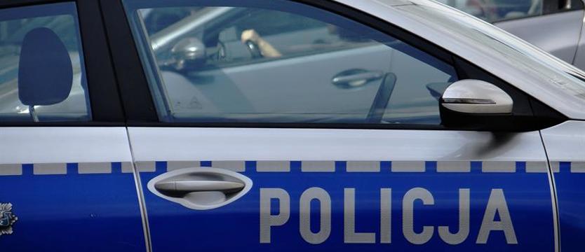 Wypadek na rondzie w Przecławiu. Dwie osoby poszkodowane