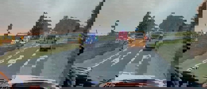 Czołówka przy wjeździe na betonkę. Dwie osoby trafiły do szpitala