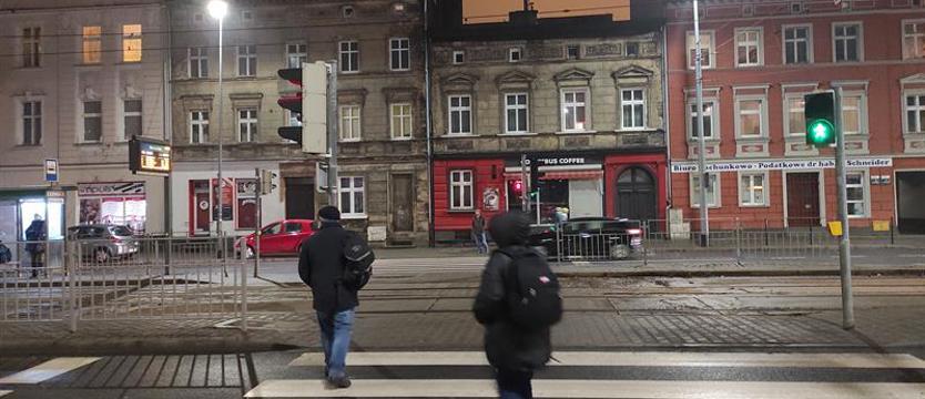 Potrącenia – plaga polskich ulic i dróg. Uważajmy dojeżdżając do zebry