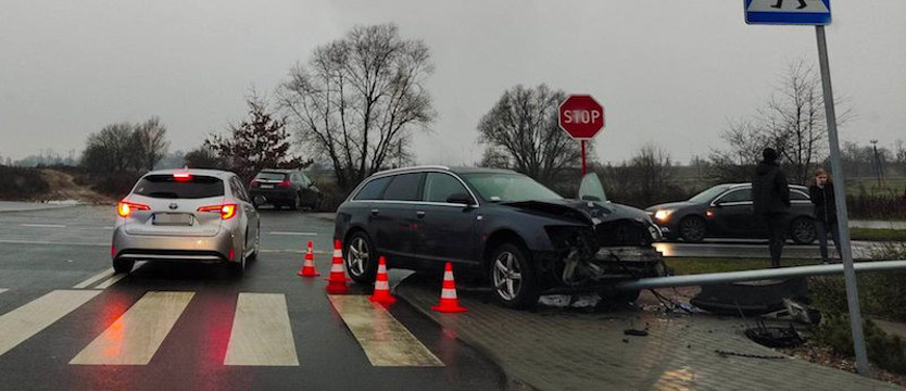 Wypadek na os. Pyrzyckim w Stargardzie. Zlekceważyła znak STOP