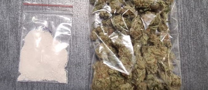 Trzymali w mieszkaniach prawie pół kilograma narkotyków