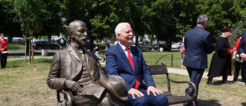 Można usiąść obok wynalazcy! Jedyna na świecie rzeźba wybitnego naukowca Michała Doliwo-Dobrowolskiego