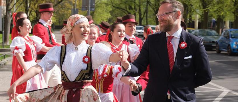 Obchody Święta Konstytucji 3 Maja. Wojewoda poprowadził poloneza