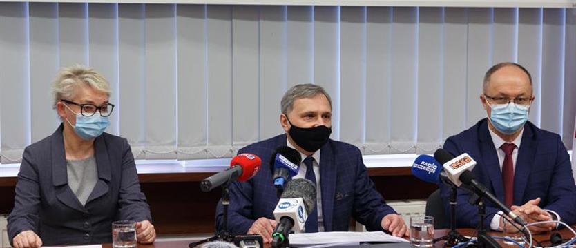 Czy uczniowie z klas 1-3 wrócą do szkoły? Oświata po feriach