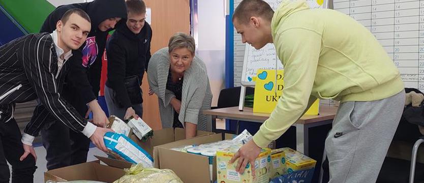 Otwarte serca uczniów. W szczecińskich szkołach trwają zbiórki darów i pieniędzy