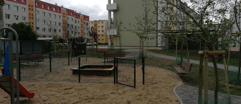 W Dąbiu przy ul. Pokładowej. Rozbudowa osiedla w stronę jeziora