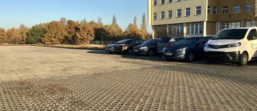 Większy parking w Zdrojach