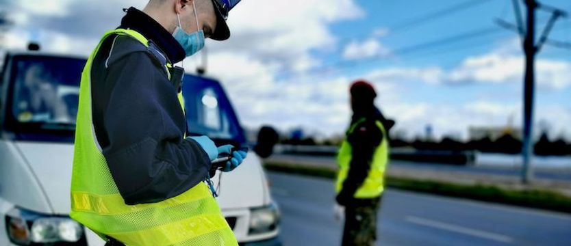 Poszukiwany wpadł, bo korzystał z telefonu w czasie kierowania autem