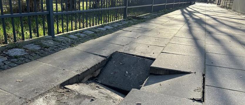 Czytelnicy alarmują. Chodnik do naprawy!