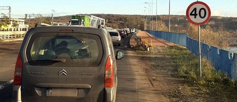 Granitowa przejezdna. Sobota pod znakiem korków