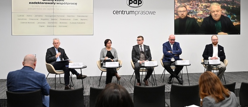 Samorządowcy przyłączają się do apelu: niemal 2 miliony Polaków nie ma apteki w gminie