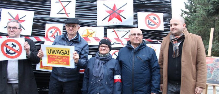 Czy uda się pomnik „gnębicieli” wysłać na złom? Manifestacja w Nowogardzie