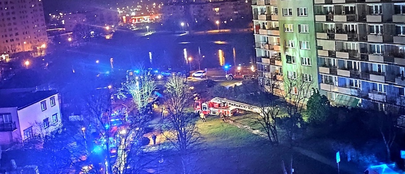 Jedna osoba nie żyje, 37 ewakuowanych w nocnym pożarze