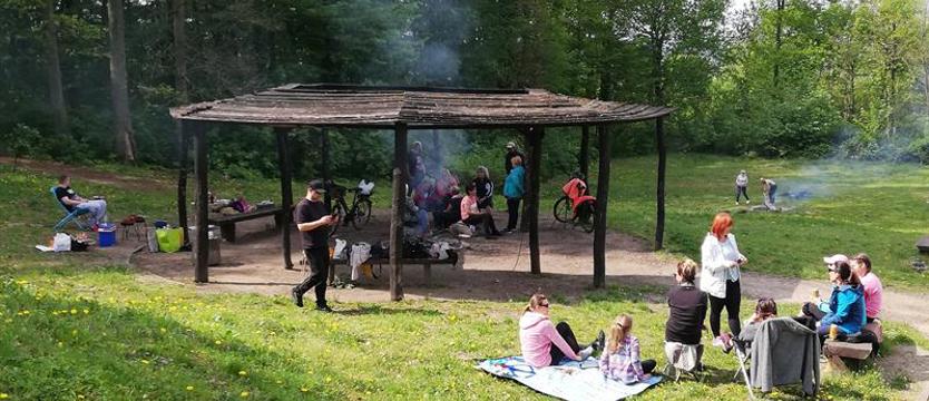 Majówka, polany i grill. Ostrożnie z ogniem, bo w lasach susza