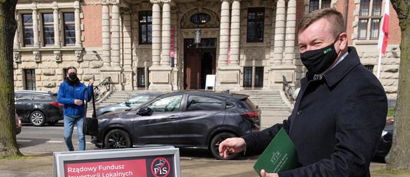 Pieniądze dla samorządów rozpalają polityczne emocje
