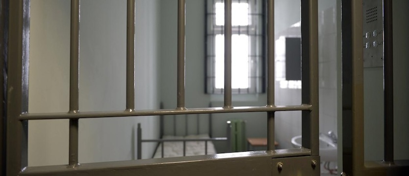 Koszalin: 25 lat więzienia za zabójstwo ze zgwałceniem 30-latki
