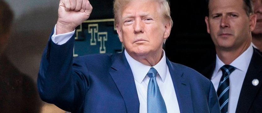 Trump postawiony w stan oskarżenia w związku z przetrzymywaniem tajnych dokumentów