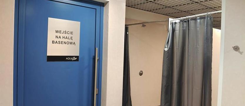 Koedukacyjne łaźnie. Panowie wchodzą za kotarę!