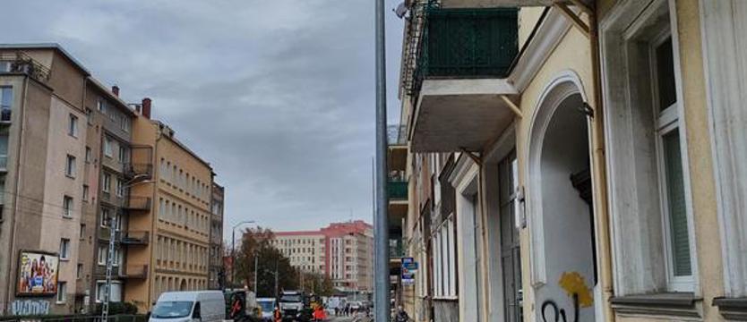 Z latarniami w oknach? Efekt uboczny rewolucji torowej w alei Wyzwolenia