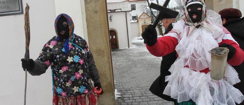 Wielkanocne zwyczaje w Małopolsce: Emaus i Siuda Baba