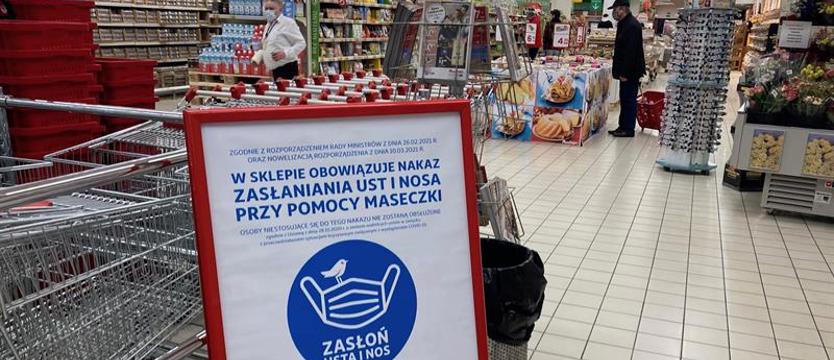Maseczki wciąż obowiązkowe! Czy szczecinianie nie przestrzegają zasad sanitarnych?