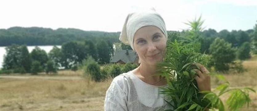 Ola z zielonego wzgórza. Nici, które łączą światy