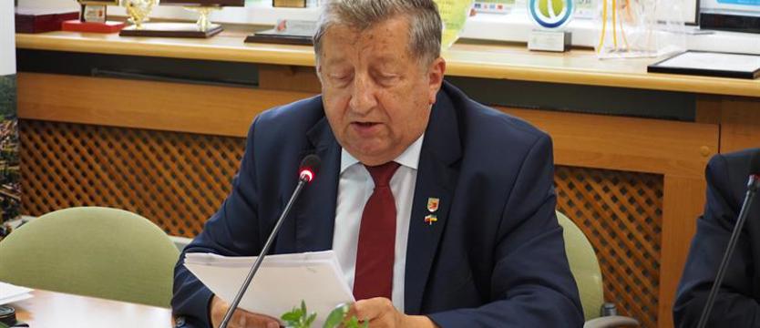 Burmistrz Polic bez wotum zaufania i bez absolutorium