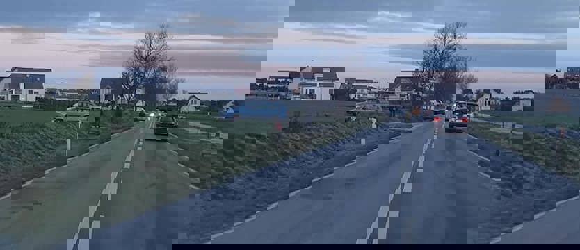 Dwa auta wylądowały w rowie