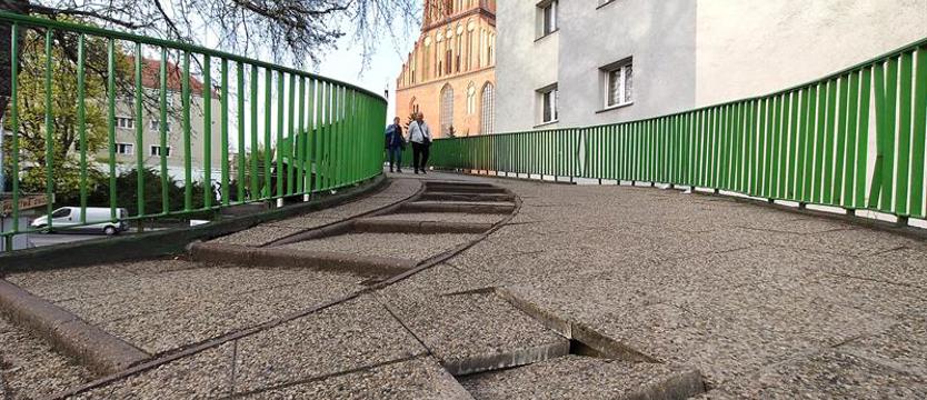 Co z tą kładką? Mglista perspektywa remontu