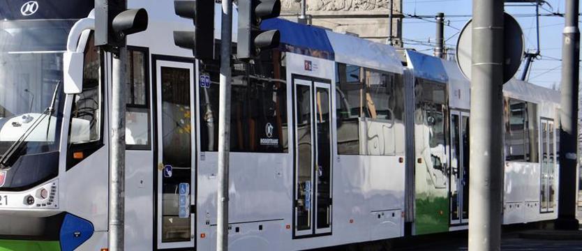 Wszystkie tramwaje w centrum Szczecina na chwilę stanęły. Mogą jeszcze być opóźnienia
