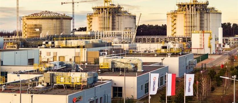 Kończy się rozbudowa terminalu LNG w Świnoujściu. Nowy zbiornik przeszedł próbę wodną