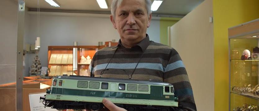 Ukochał sobie lokomotywy i wagony
