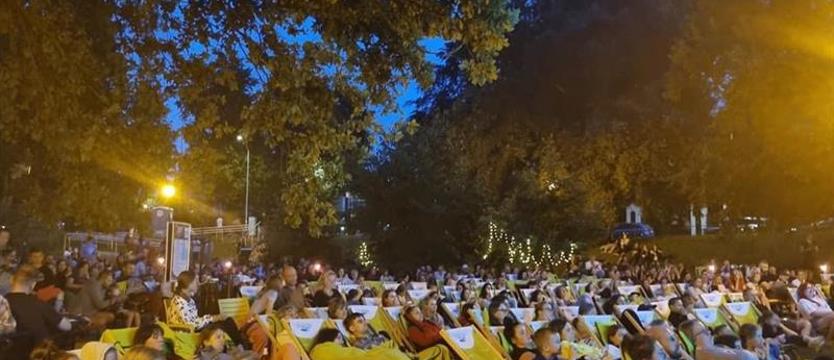 Kino na leżakach. Tym razem w parku Majowe