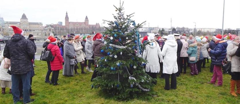 Przy marynarskiej choince bawili się na Łasztowni