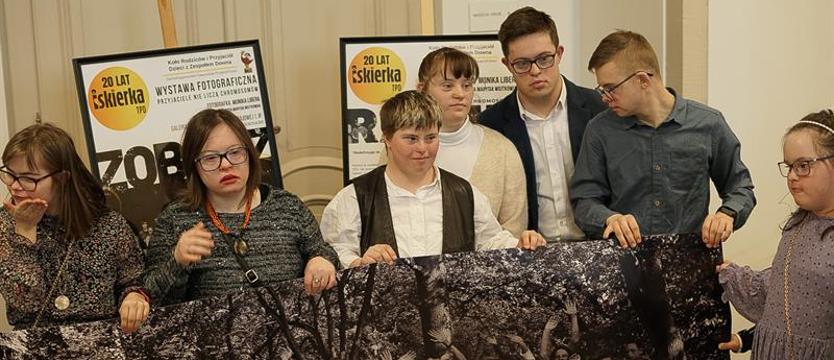 "Przyjaciele nie liczą chromosomów". Wyjątkowa wystawa fotografii Moniki Libery