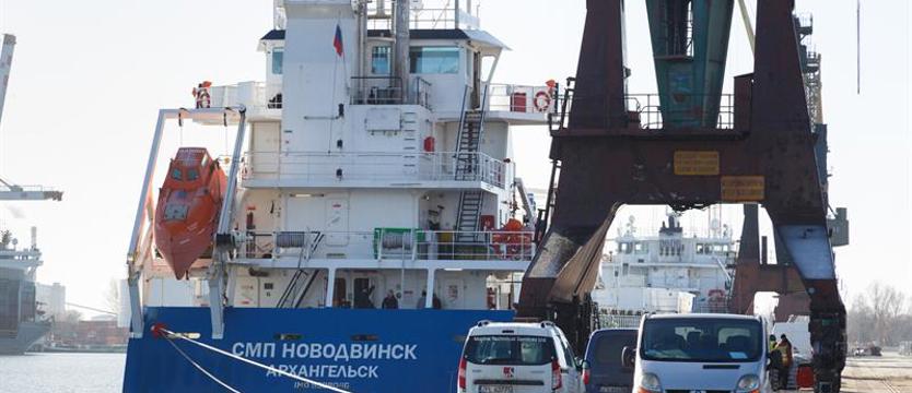 Teraz remont i kontrola statku pod rosyjską banderą ściągniętego z mielizny