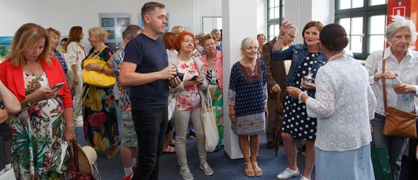 Wystawa zawędrowała do zamku. Seniorzy mają się czym pochwalić