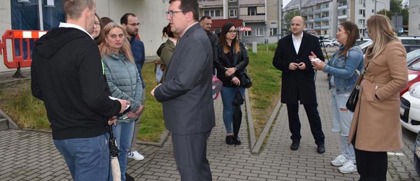 Chcemy sprawiedliwości! Opuścili swoje mieszkania, spłacają kredyty, muszą wynajmować…
