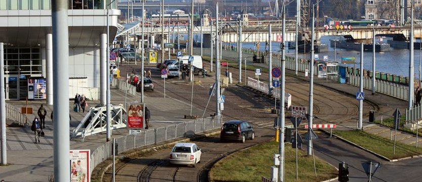 Powrót autobusów. Kolumba bez przejazdu