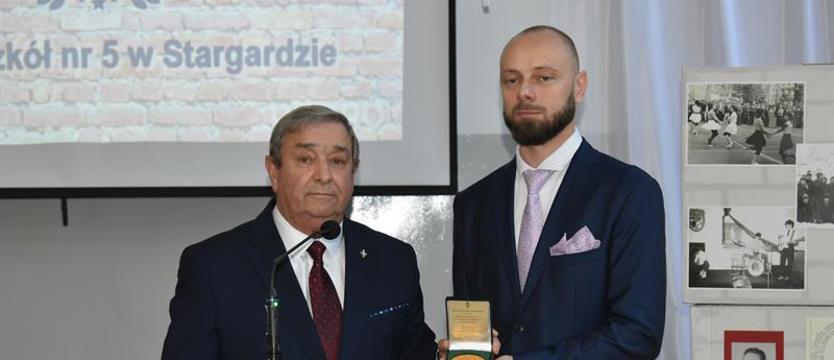 Wędrująca szkoła z tradycjami, ale wciąż bez sali gimnastycznej 