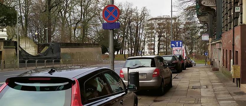 Zakaz to zakaz. Na razie bez mandatów